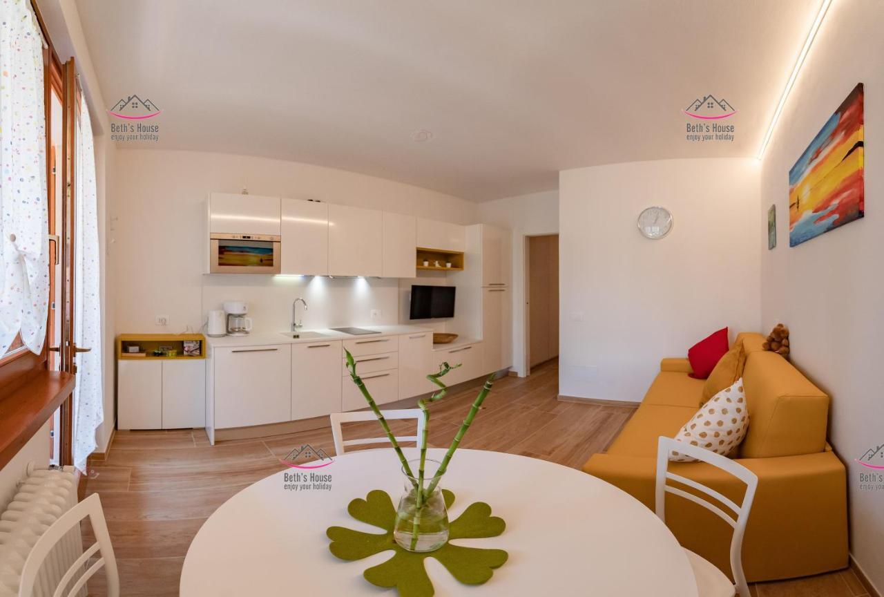 Garden Beth'S House Apartment Brenzone sul Garda Ngoại thất bức ảnh